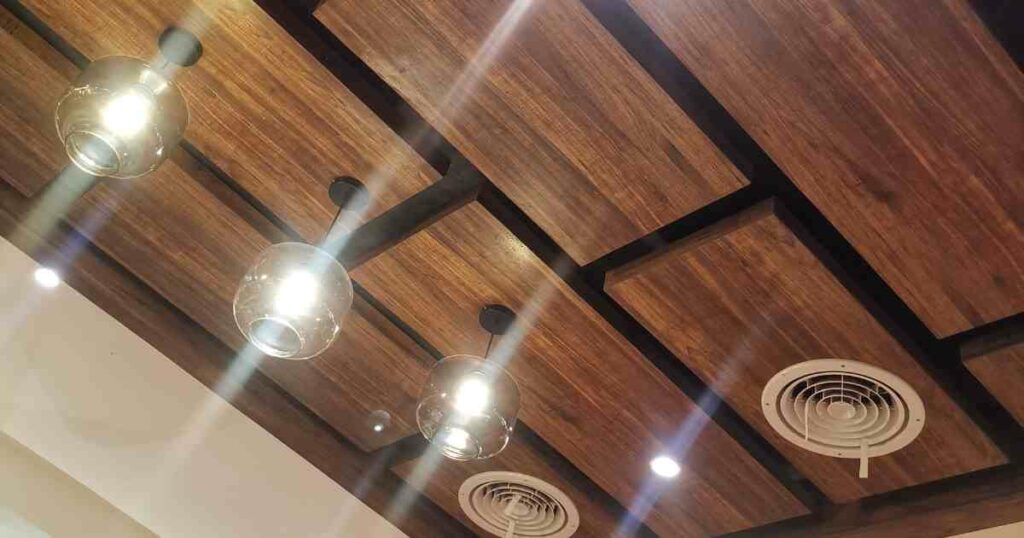 Décoration de Plafond : Élément Surprenant